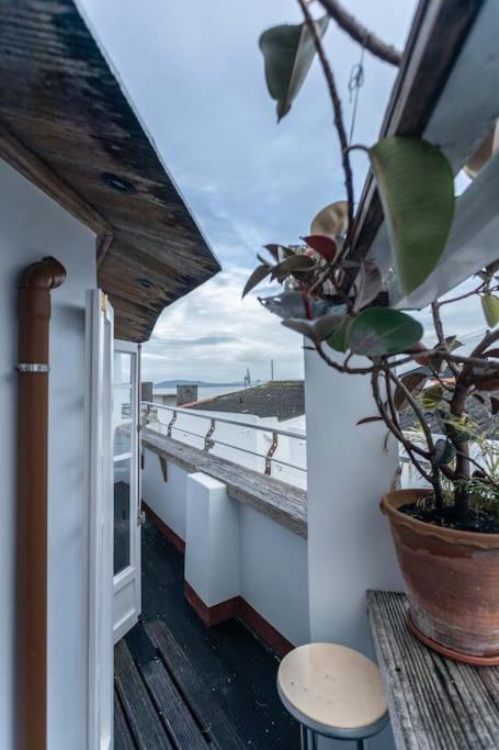 Atico Con Terraza Y Vistas Al Mar. * A Coruna